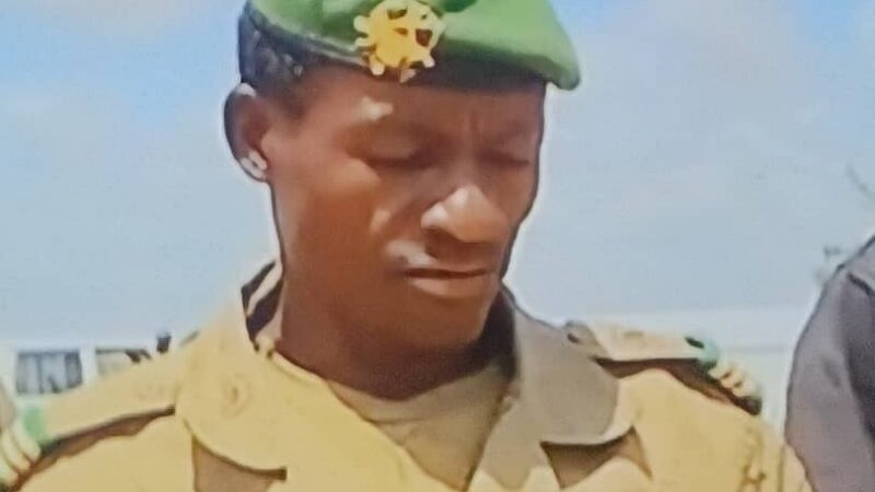 Nous venons d’apprendre que le maire d’Ayorou et son chauffeur ont été tués ce matin par des terroristes, alors qu’ils revenaient de Tillabéry après avoir participé à l’accueil du président Tiani.Qu’Allah leur fasse miséricorde. Amine.