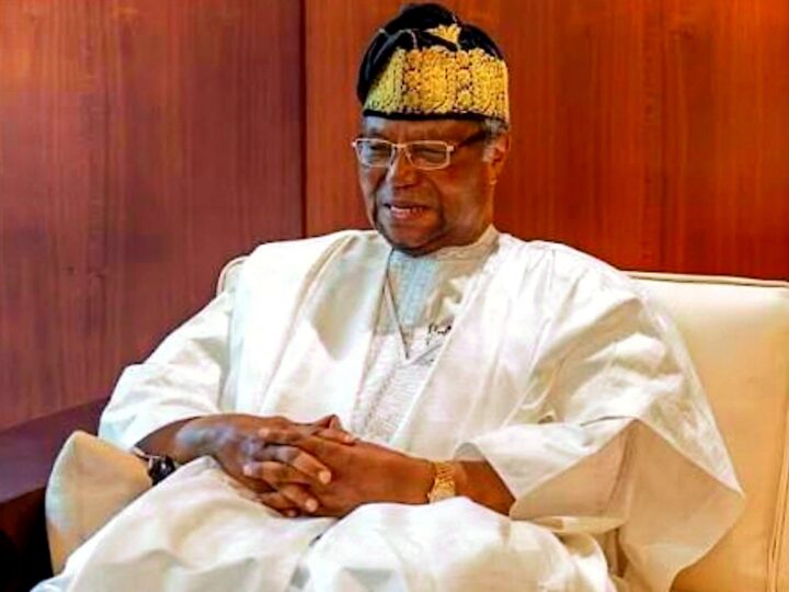 𝗡𝗶𝗰𝗲́𝗽𝗵𝗼𝗿𝗲 𝗦𝗼𝗴𝗹𝗼 : « 𝗝𝗲 𝗰𝗼𝗻𝗱𝗮𝗺𝗻𝗲 𝗮𝘃𝗲𝗰 𝗹𝗮 𝗽𝗹𝘂𝘀 𝗴𝗿𝗮𝗻𝗱𝗲 𝗳𝗲𝗿𝗺𝗲𝘁𝗲́ 𝗹𝗮 𝘁𝗲𝗻𝘁𝗮𝘁𝗶𝘃𝗲 𝗱𝗲 𝗿𝗲𝗺𝗶𝘀𝗲 𝗲𝗻 𝗰𝗮𝘂𝘀𝗲 𝗱𝗲 𝗹&rsquo;𝗼𝗿𝗱𝗿𝗲 𝗰𝗼𝗻𝘀𝘁𝗶𝘁𝘂𝘁𝗶𝗼𝗻𝗻𝗲𝗹 »