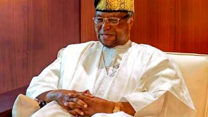 𝗡𝗶𝗰𝗲́𝗽𝗵𝗼𝗿𝗲 𝗦𝗼𝗴𝗹𝗼 : « 𝗝𝗲 𝗰𝗼𝗻𝗱𝗮𝗺𝗻𝗲 𝗮𝘃𝗲𝗰 𝗹𝗮 𝗽𝗹𝘂𝘀 𝗴𝗿𝗮𝗻𝗱𝗲 𝗳𝗲𝗿𝗺𝗲𝘁𝗲́ 𝗹𝗮 𝘁𝗲𝗻𝘁𝗮𝘁𝗶𝘃𝗲 𝗱𝗲 𝗿𝗲𝗺𝗶𝘀𝗲 𝗲𝗻 𝗰𝗮𝘂𝘀𝗲 𝗱𝗲 𝗹&rsquo;𝗼𝗿𝗱𝗿𝗲 𝗰𝗼𝗻𝘀𝘁𝗶𝘁𝘂𝘁𝗶𝗼𝗻𝗻𝗲𝗹 »