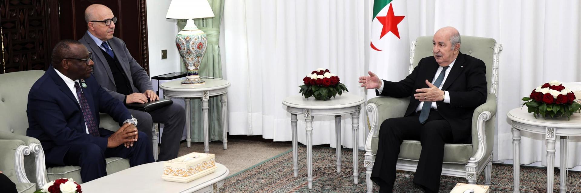 Communiqué de Presse: L’Afrique peut réaliser des choses extraordinaires, y compris dans les domaines manufacturier et de la haute technologie (Président de l’Algérie)