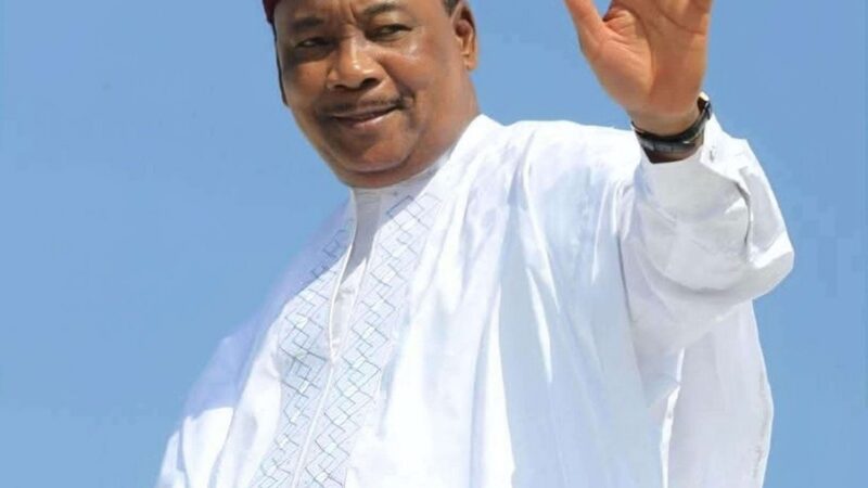 Affaire Bazoum : Martin Ziguélé prend ses distances avec les accusations visant Issoufou Mahamadou.