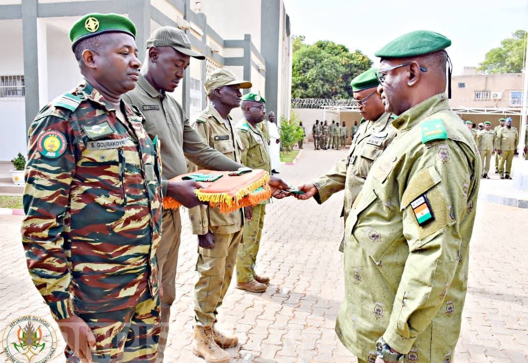 Défense : 4 officiers des FAN et de la Gendarmerie promus à des grades supérieurs