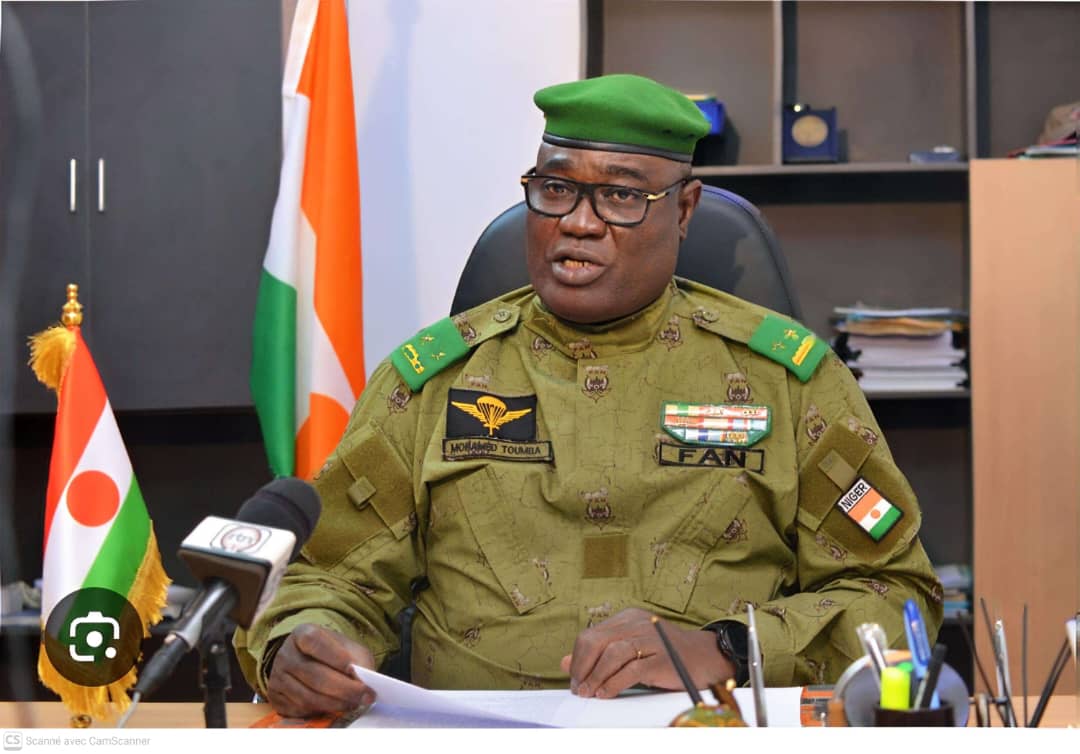 Niger : le ministère de l’Intérieur dissout des centaines d’ONG et associations de développement, seules 1 809 structures autorisées à poursuivre leurs activités.