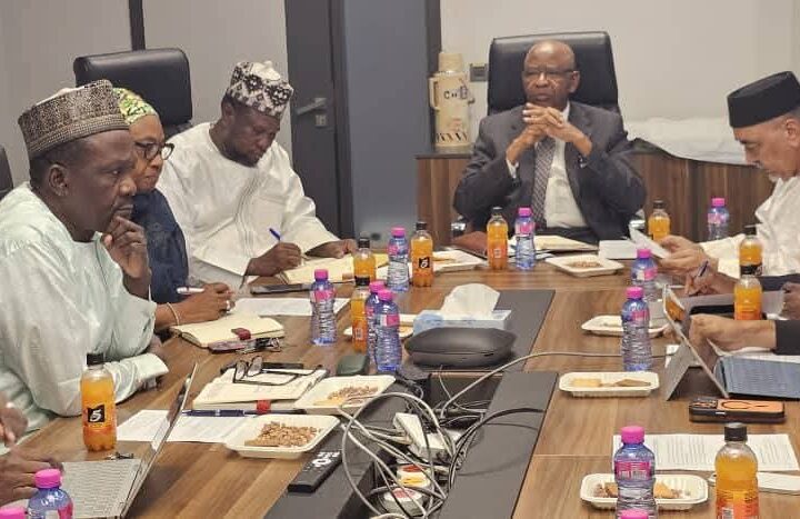 Loi de finances 2026 : la Direction générale des impôts échange avec les opérateurs de transfert d’argent.