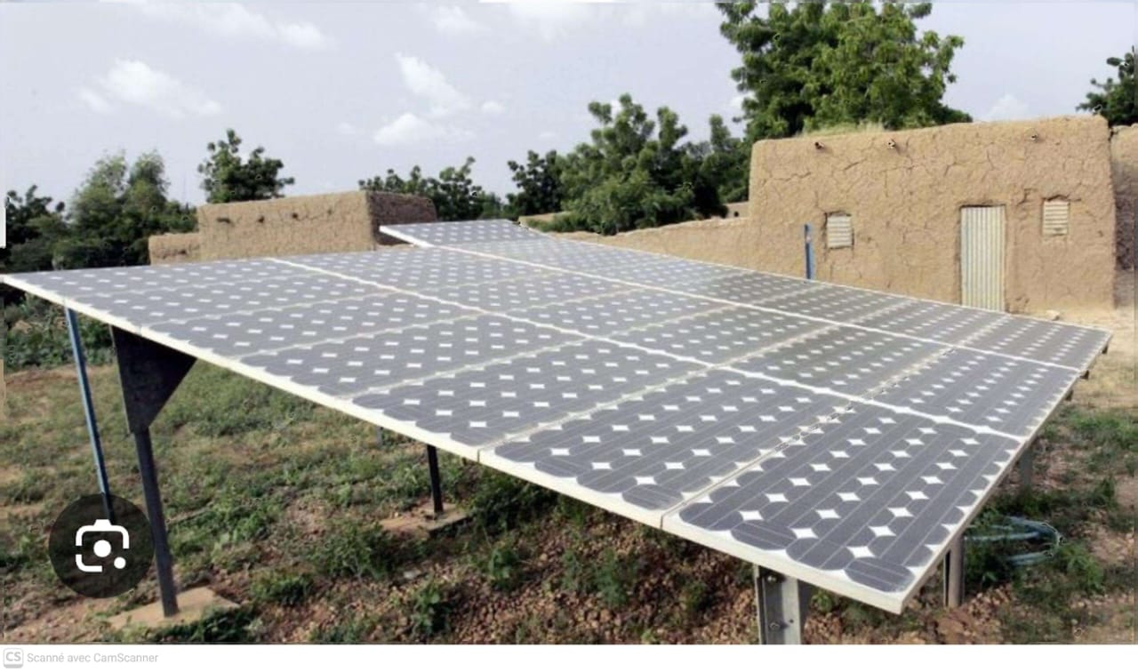 Niger : la révolution silencieuse de l’énergie hors réseau qui éclaire les oubliés du désert.