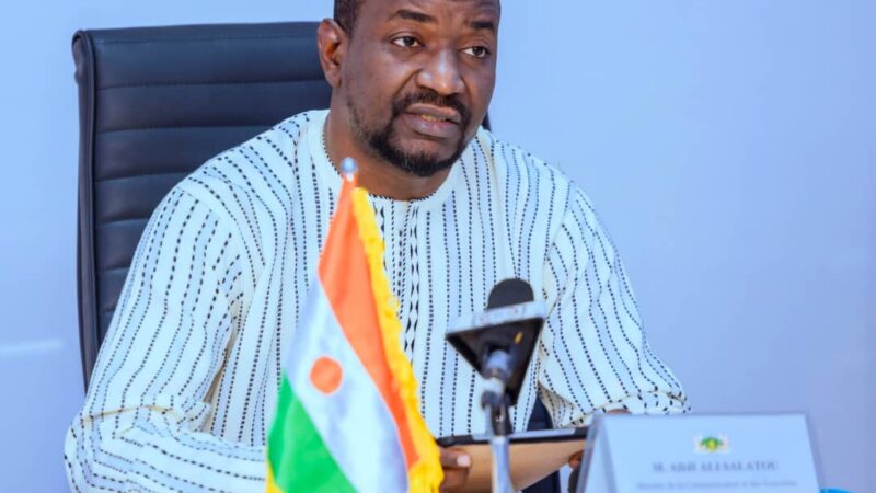 Autoroute numérique du désert : le Niger accélère la gouvernance de la fibre optique transsaharienne.