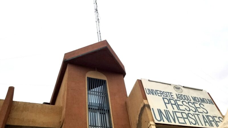 Université Abdou Moumouni : une radio pour faire vibrer le savoir au cœur de la cité.