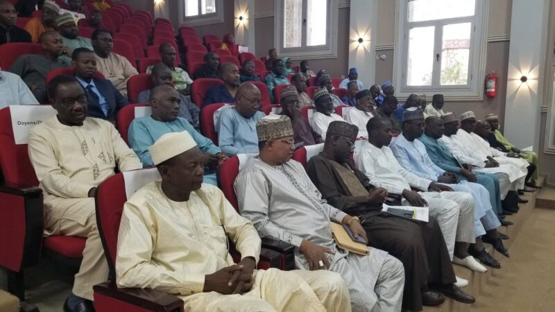 Université : vers une toge unique inspirée des traditions nigériennes.