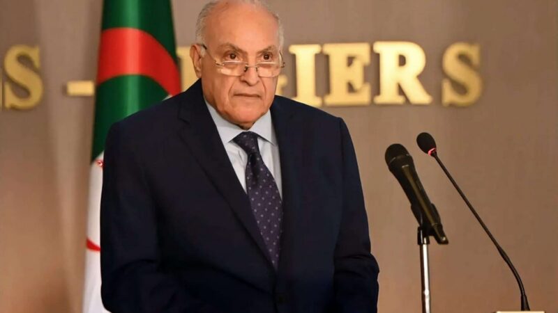 Mali sous pression : l’Algérie hausse le ton et appelle à un sursaut national face au terrorisme.