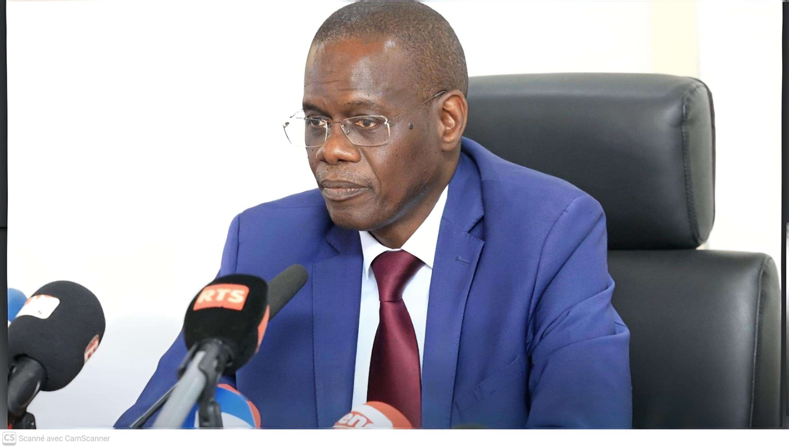 Sénégal : Ahmadou Lo, le technocrate qui prend les commandes après la rupture au sommet.