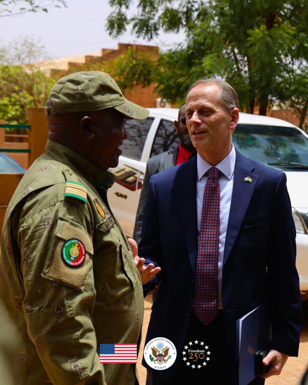 Coopération sécuritaire : Washington remet 2,3 millions de dollars d’équipements militaires au Niger.