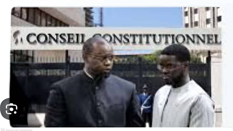 Sénégal : Diomaye stoppe la révision, Sonko s’incline, le Conseil constitutionnel rappelle qui tient la plume de la République.