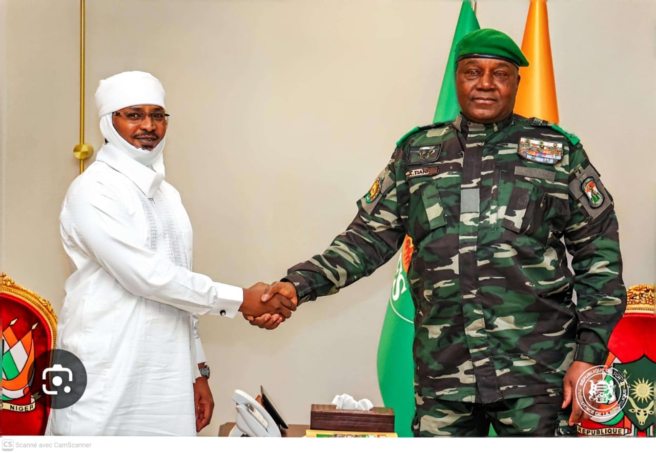 TCHAD-NIGER : L&rsquo;INTOX D’UN AFFRONTEMENT SANGLANT DÉMANTELÉE, N’DJAMENA BALAIE LES RUMEURS ETSCELLLE L’UNION !N’DJAMENA / NIAMEY
